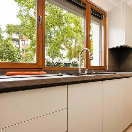 Luxury 3-bedroom Oasis With Parking Near Ndk By Flat Manаger