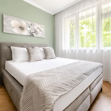 Luxury 3-bedroom Oasis With Parking Near Ndk By Flat Manаger דירה *