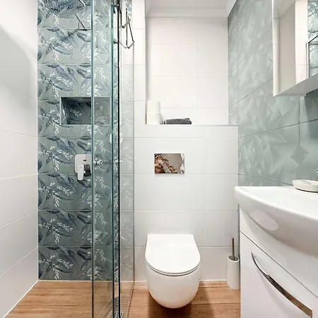 Luxury 3-bedroom Oasis With Parking Near Ndk By Flat Manаger דירה סופיה