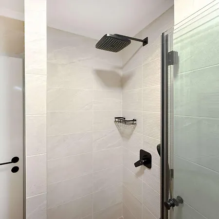 דירה Luxury 3-bedroom Oasis With Parking Near Ndk By Flat Manаger *